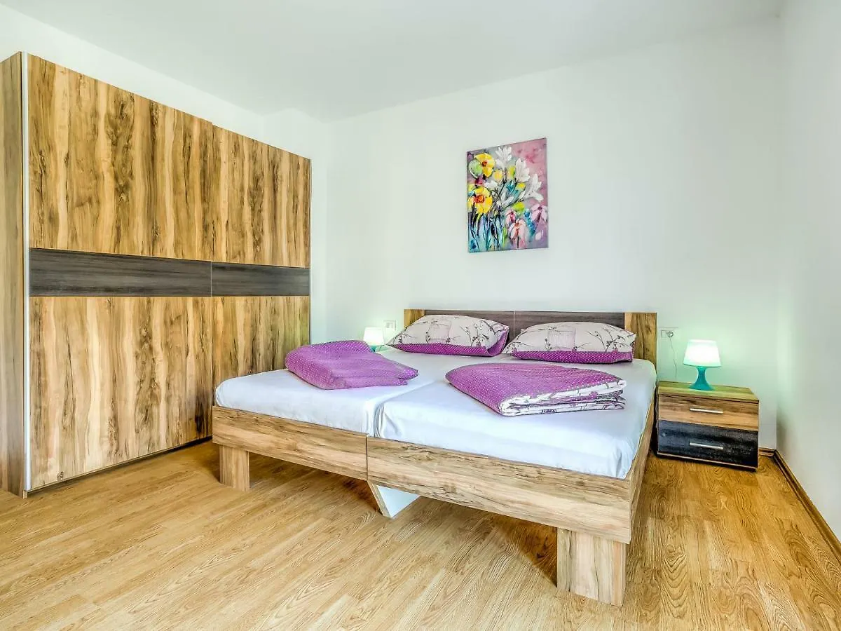 Apartment Ulika-1 By Interhome Tar-Vabriga