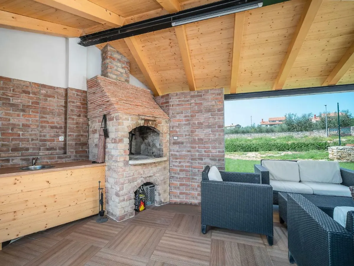 Apartment Ulika-1 By Interhome Tar-Vabriga 0*,