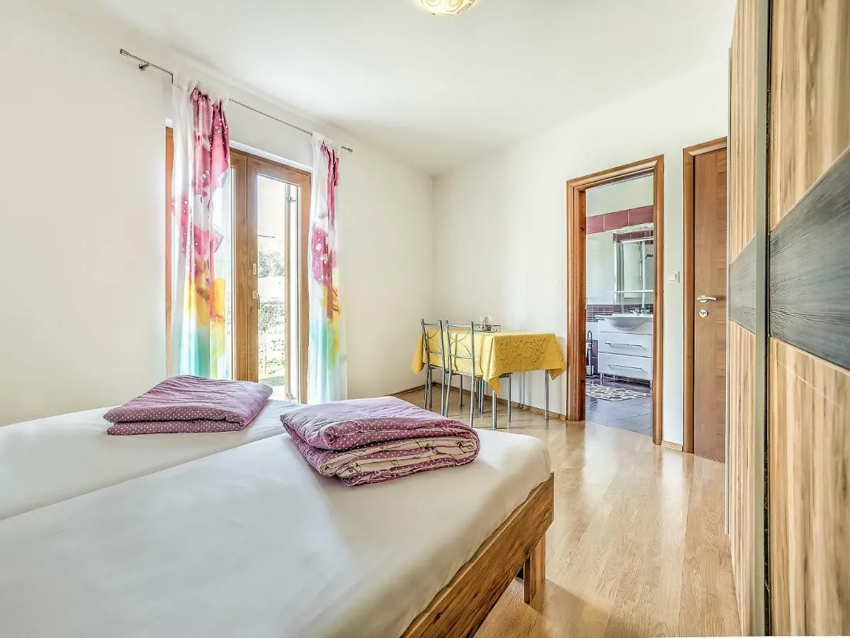 Apartment Ulika-1 By Interhome Tar-Vabriga